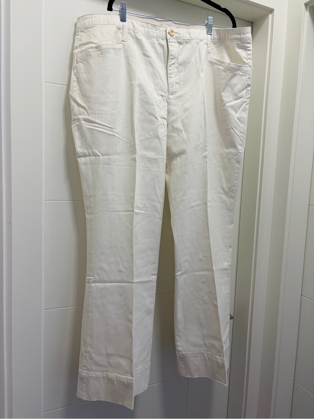 Women's Classic White Jeans